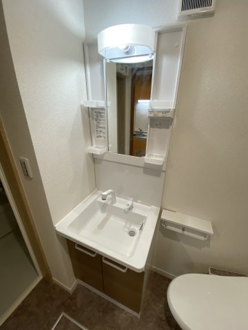 ヴィラベイルーム本厚木103号室 洗面