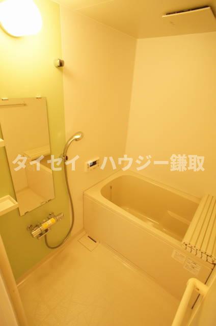 オーシャンビュー参番館0406号室 追い焚きの出来るお風呂です