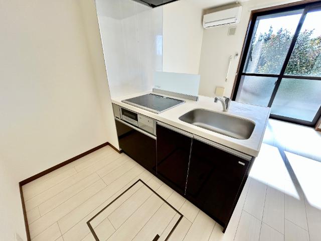 ＡＶＡＮＴＩ　ＨＩＬＬＳ　～アヴァンティ　ヒルズ～107号室 キッチン