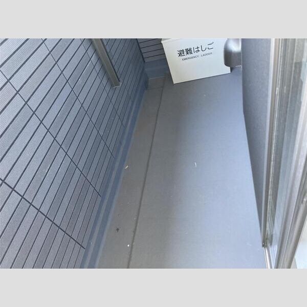 リーブルファイン成城学園前302号室 バルコニー