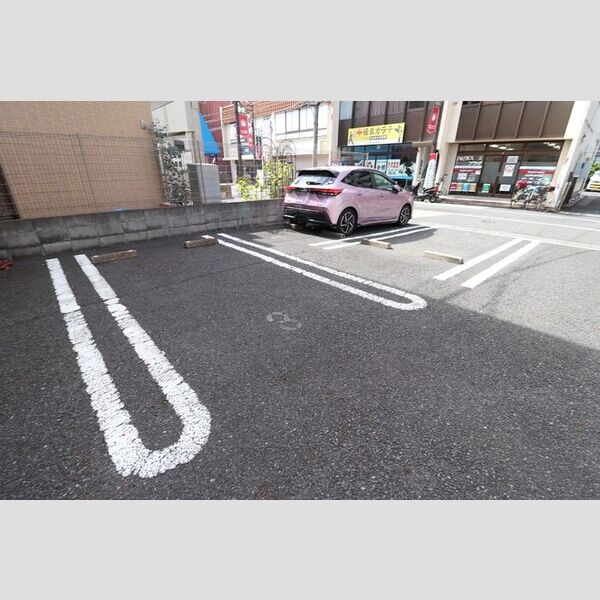 エスタシオン 駐車場