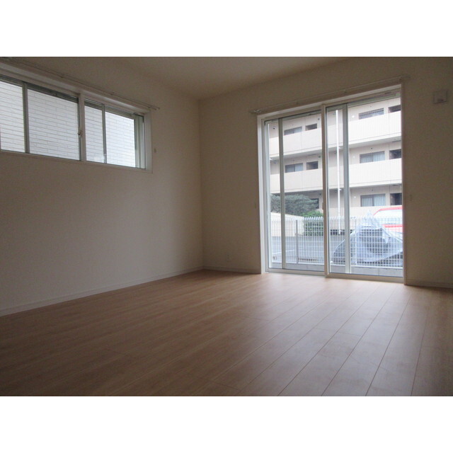 グランピア百草園 内観