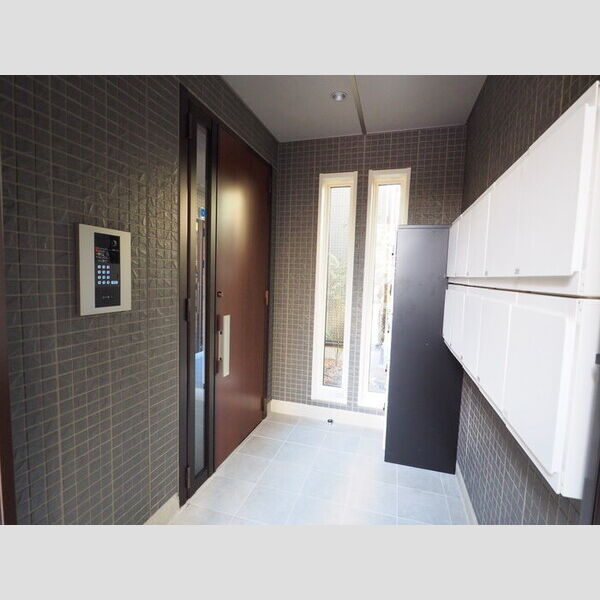 たか表参道203号室 エントランス(オートロック・集合ポスト・宅配ボックス)