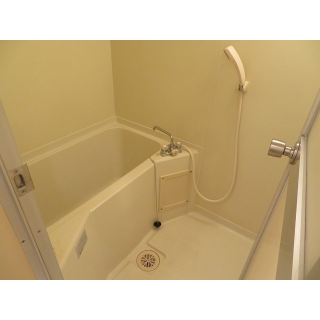 アメニティーハウス0202号室 お風呂