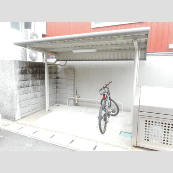 ロッソ 駐輪場(屋根付き)