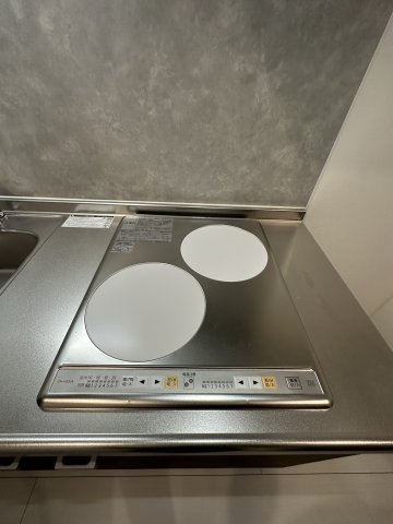 グラシア長津田104号室 シューズボックスは高さ可動式の大容量サイズとなっており女性にもおススメです♪