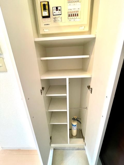 レジディア市谷薬王寺5階 収納