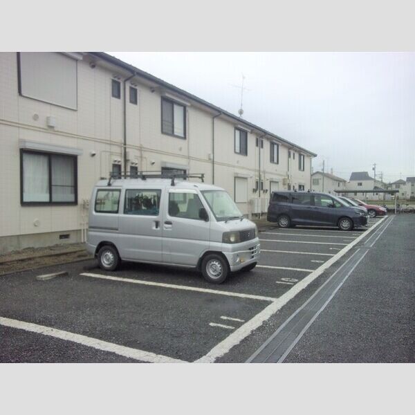 エクセル岸 駐車場