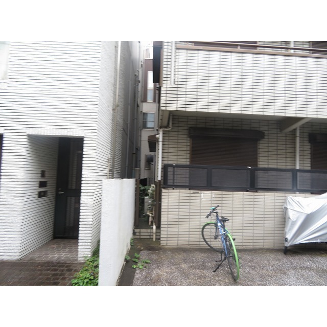 Ａｂｏｄｅ　Ａｚａｂｕ0102号室 駐輪場