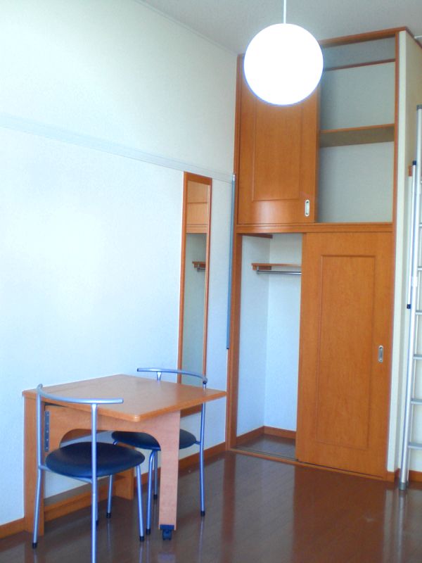 レオパレス錦 1階は全室フローリング仕様です。