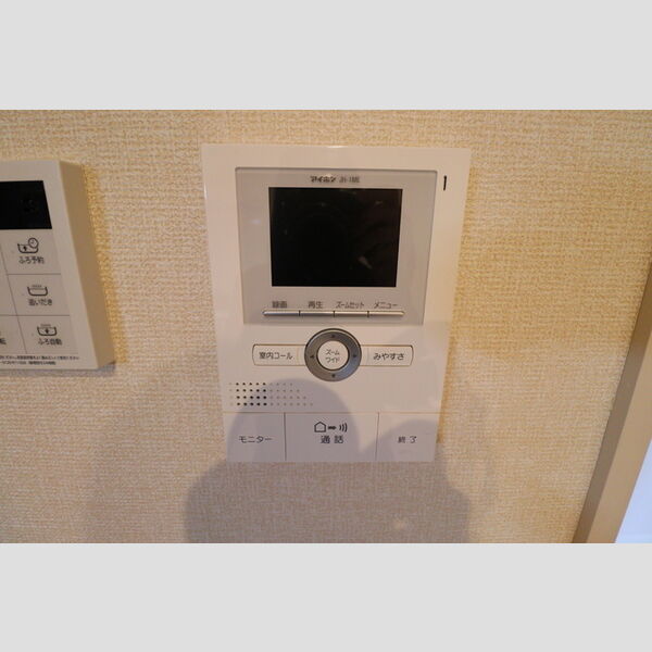 Niji-cort102号室 モニター付きインターホン