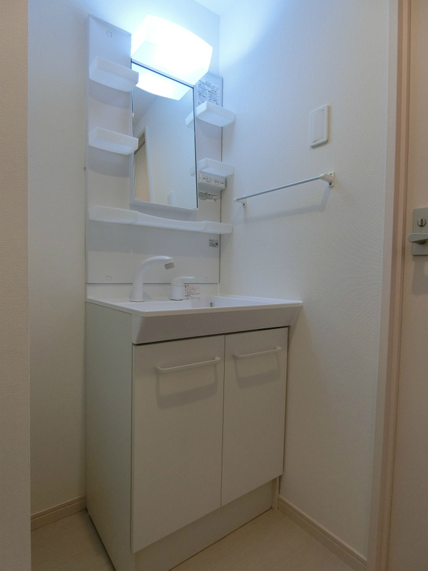 リブリ・サザン湘南台1階 洗面