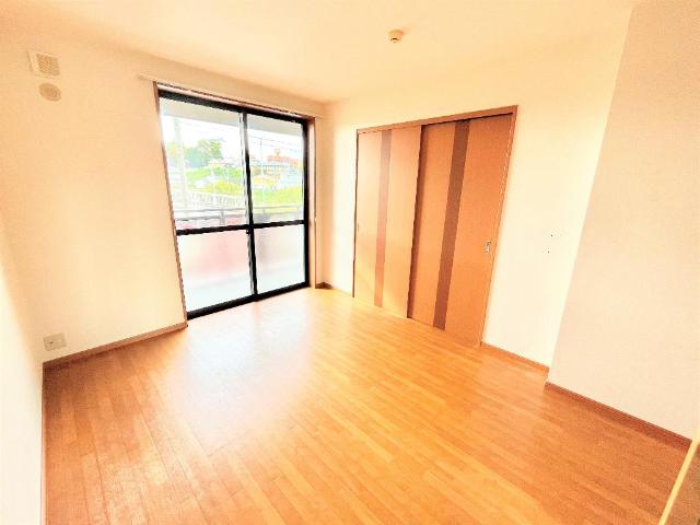 プレッソリーバ 洋室①