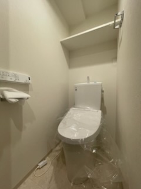 ガーラ・グランディ調布1階 落ち着いたトイレです