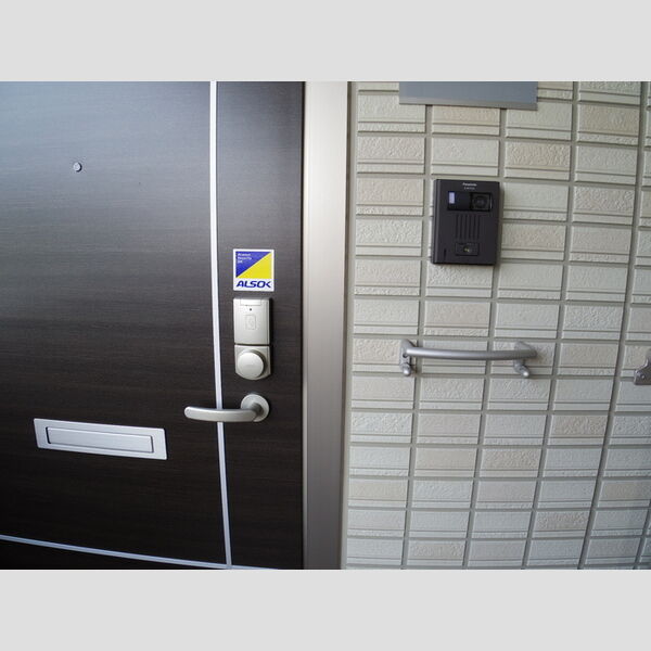 リヴェール301号室 玄関