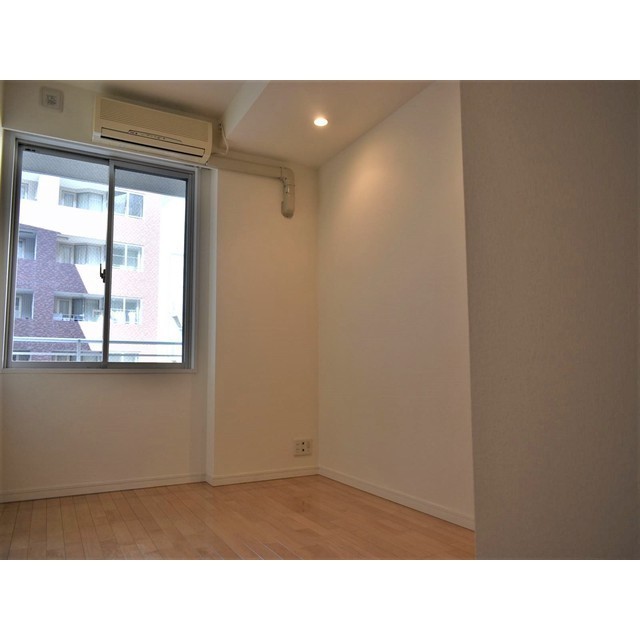 ルクレ新川レジデンス0604号室 リビング