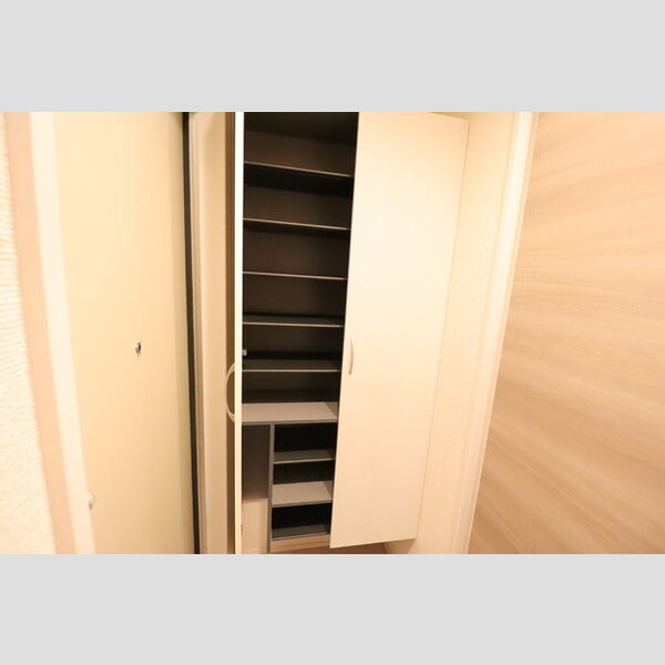 D-ROOM　YATSU シューズボックス