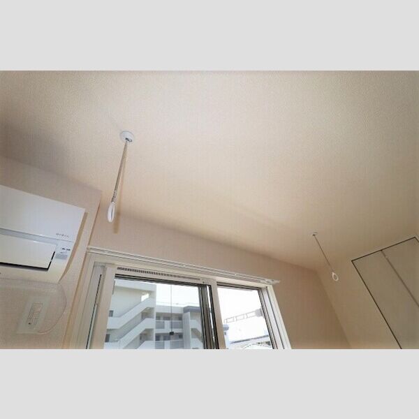 Confort u　301号室 室内物干し
