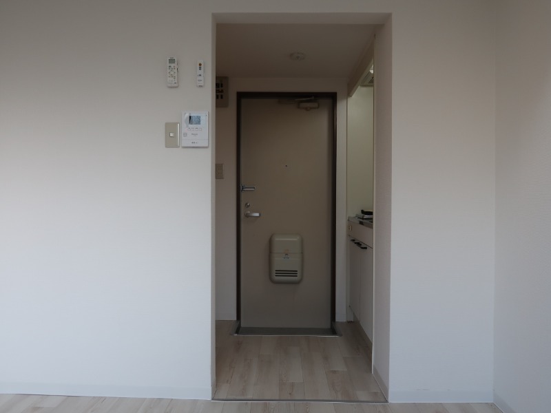 ルミエール北野A棟1階 玄関