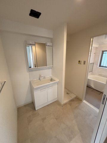 ニュー千葉稲毛ビル スペースが確保できる洗面所です