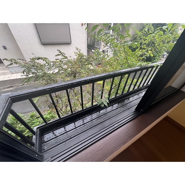 サニーコーポ102号室 フラワーポーチ有り♪