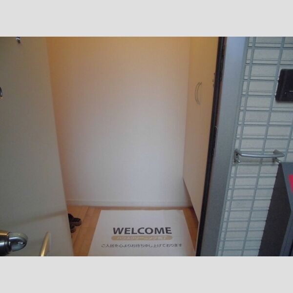 クローバーハウス 玄関