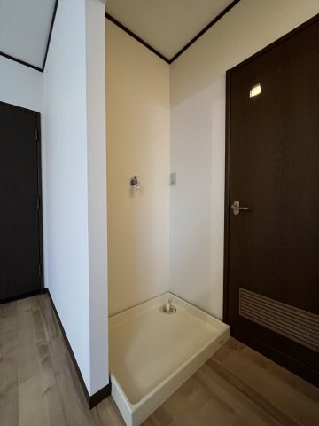 メゾン・マドレーヌ 同物件・別部屋画像。左右反転タイプ