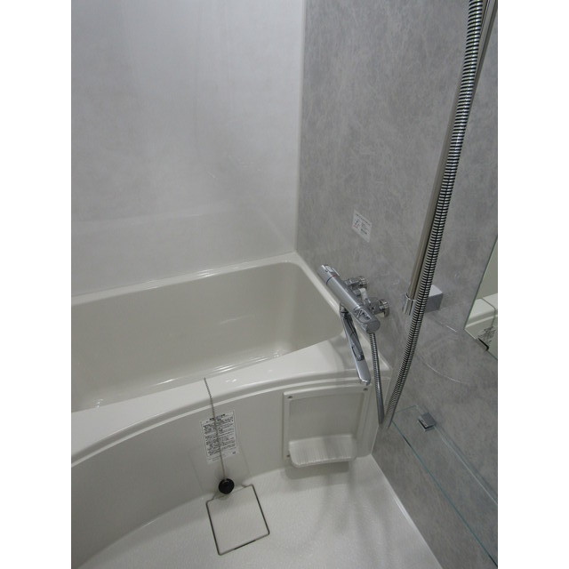 ロアール横浜十日市場1階 お風呂