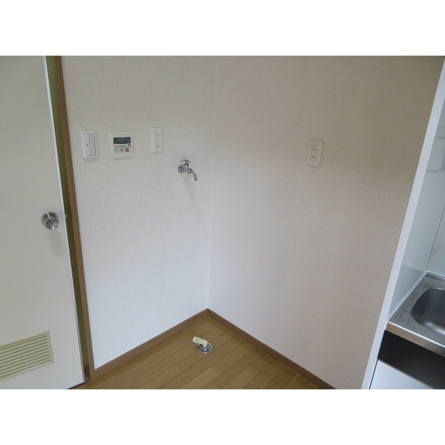 ＡＭＭＳ　ＯＫＡＭＵＲＡB102号室 室内洗濯機置場