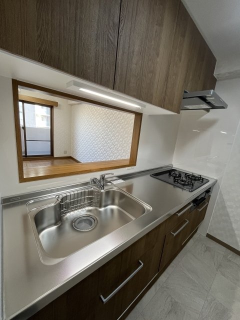 サンヴェール北浦和 システムキッチン（3口ガスコンロ・グリル付）