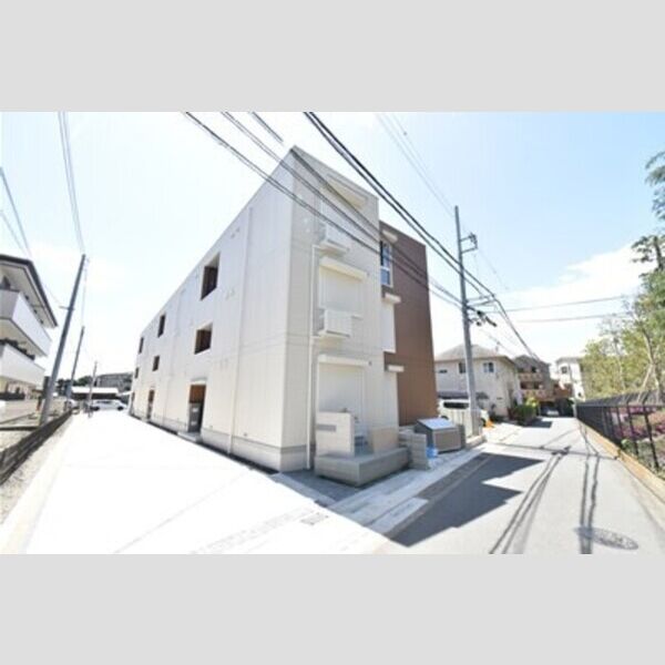 エミグランド愛甲石田105号室 外観