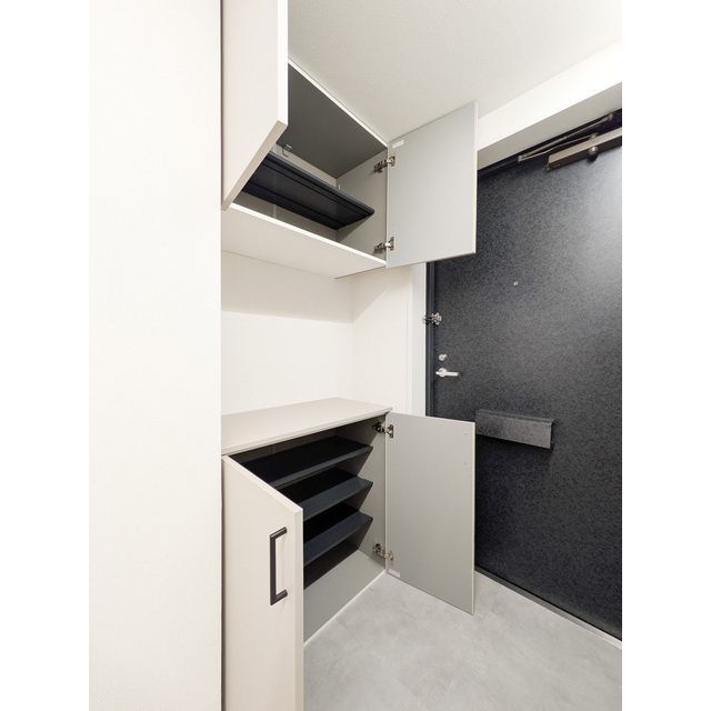 オーパスホームズ白山0302号室 靴箱