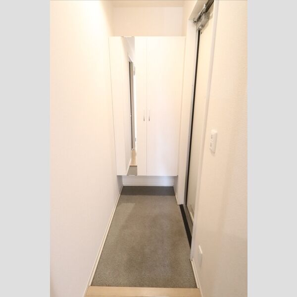 Premium208号室 玄関