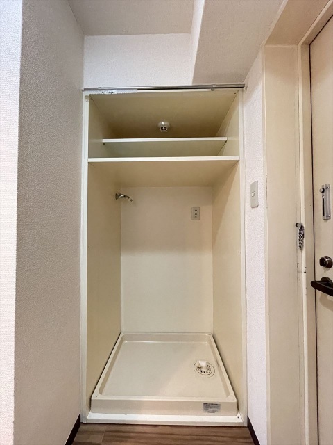 スカイコートパシフィック川崎605号室 洗濯機置き場