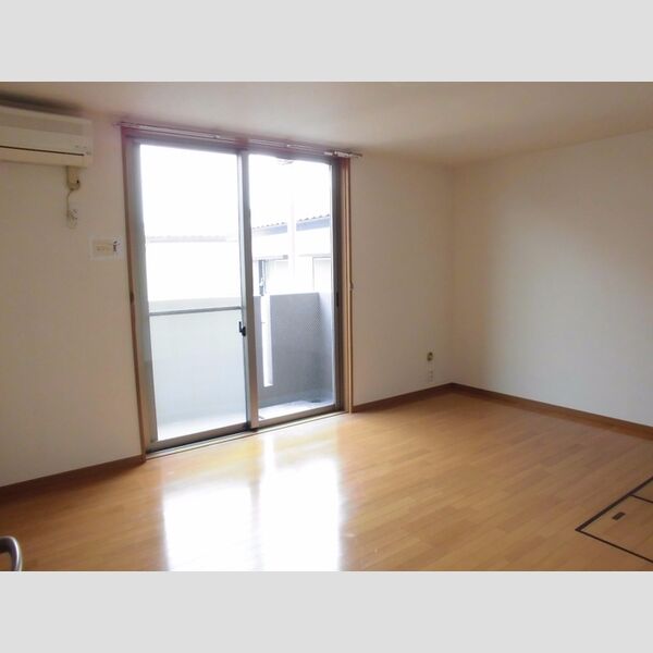 サンウィングS Ⅱ201号室 ハイサッシ窓の開放感溢れる洋室♪