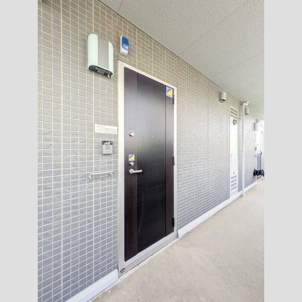 ヴィクトワール　壱番館 玄関