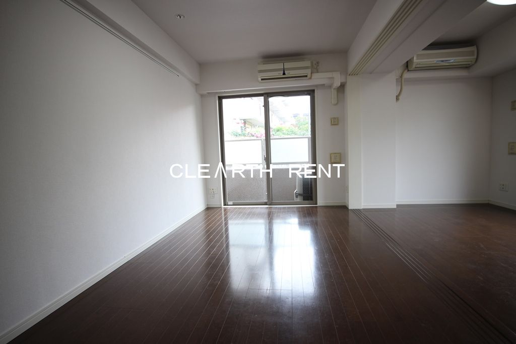 パレステュディオ赤坂弐番館3階 大きな窓で開放的なお部屋