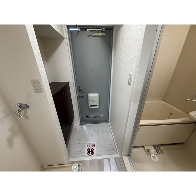 アンビション院内103号室 玄関