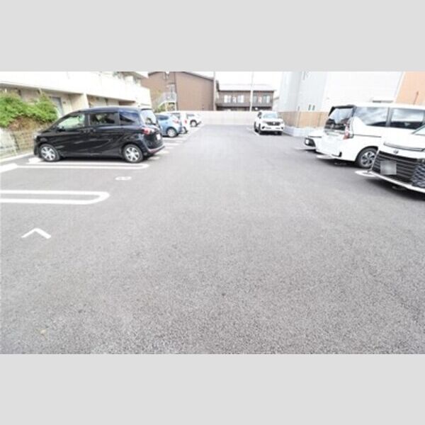 アルフォーレ 駐車場