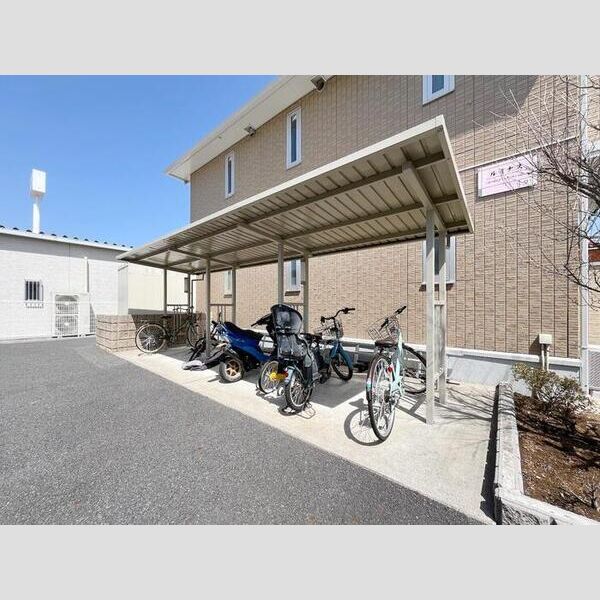 ルミナス 駐輪場