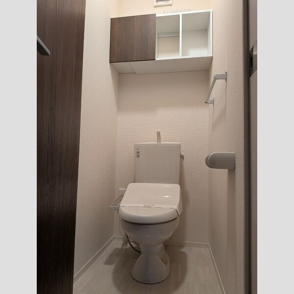 ヴァンベール湘南　Ⅲ202号室 収納棚を新設しました!