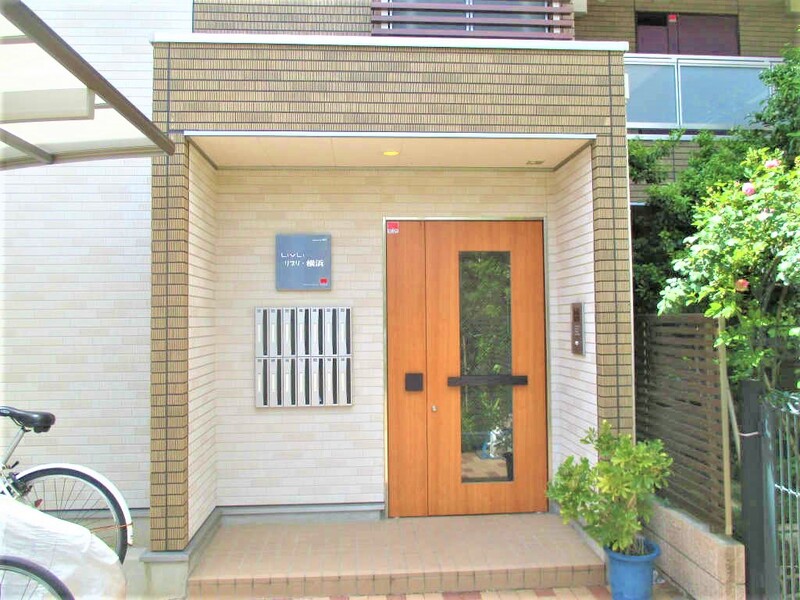 リブリ・横浜1階 エントランス