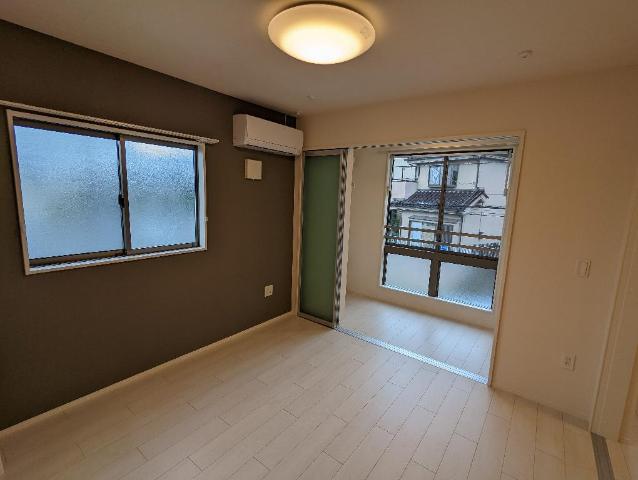 エールスト リビング