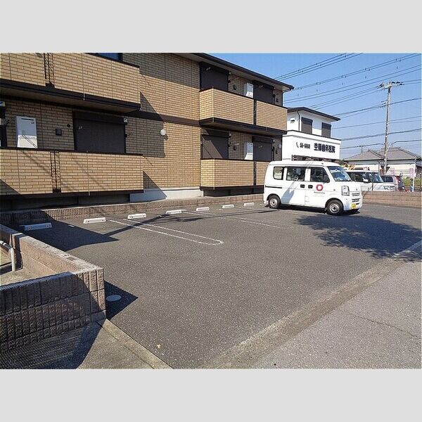 グラン　プレジール(grand plaisir) 駐車場