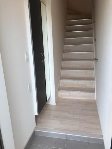 ルミナス　ヴィレッジ 玄関