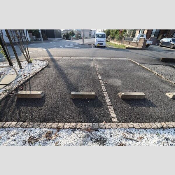 グランメール・M201号室 駐車場