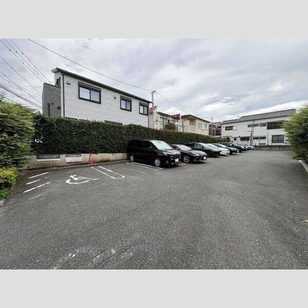 アビティ砧 駐車場