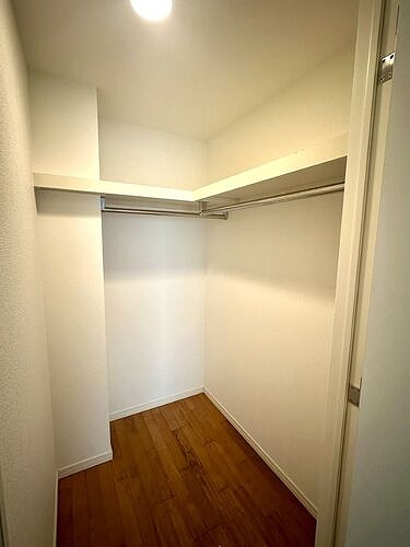 パークコリーナ上大岡アジュールコート ウォークインクロゼット(洋室約7.5)　※2026年2月撮影