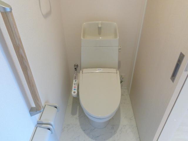 サン　メゾンＢ シャワー付トイレ