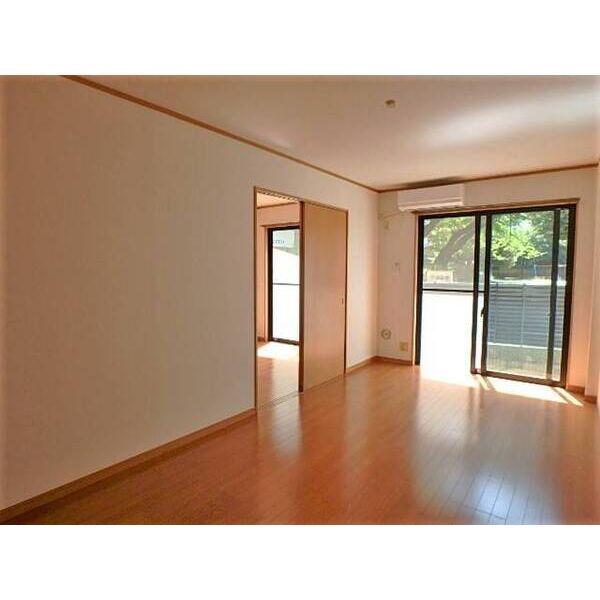 ヴァンテアンⅢ リビング